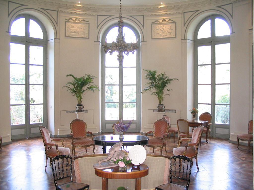 Chateau De Clermont-Saves Bed and Breakfast LʼIsle-Jourdain Exterior foto