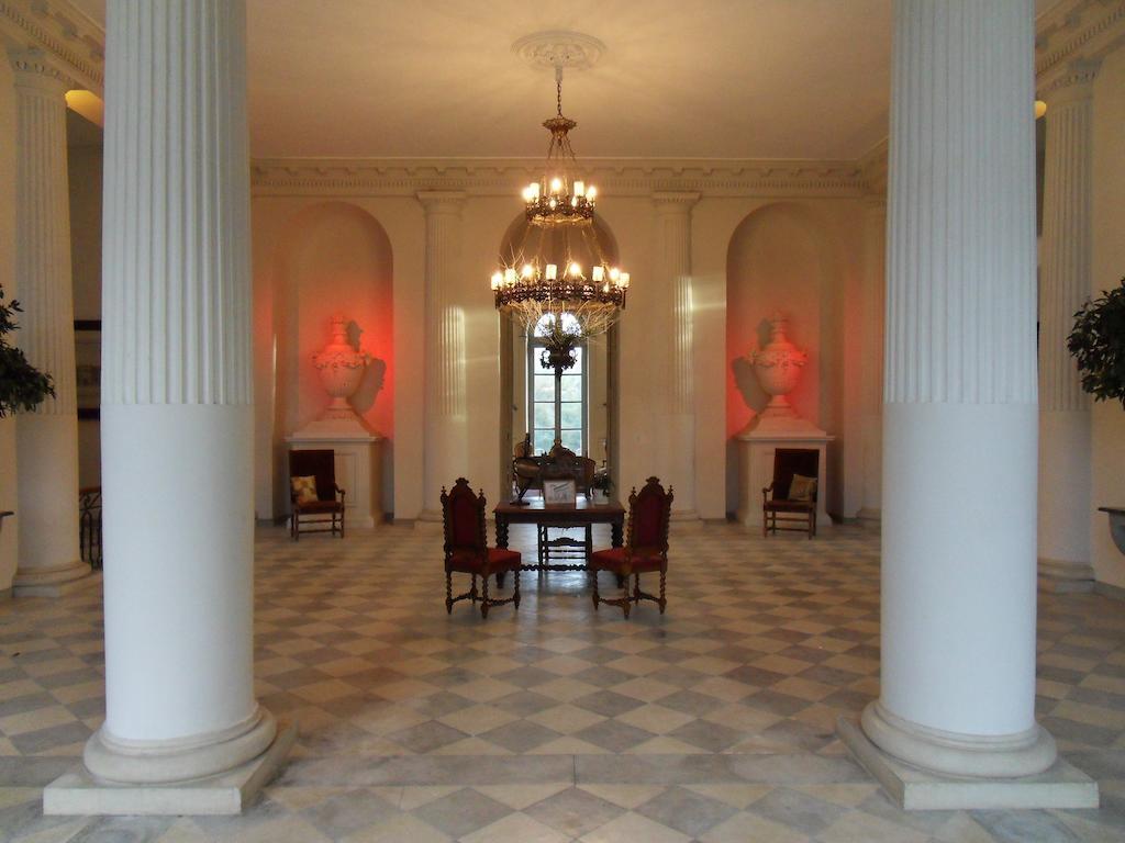 Chateau De Clermont-Saves Bed and Breakfast LʼIsle-Jourdain Exterior foto