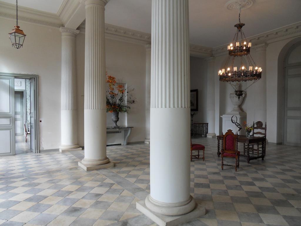 Chateau De Clermont-Saves Bed and Breakfast LʼIsle-Jourdain Exterior foto